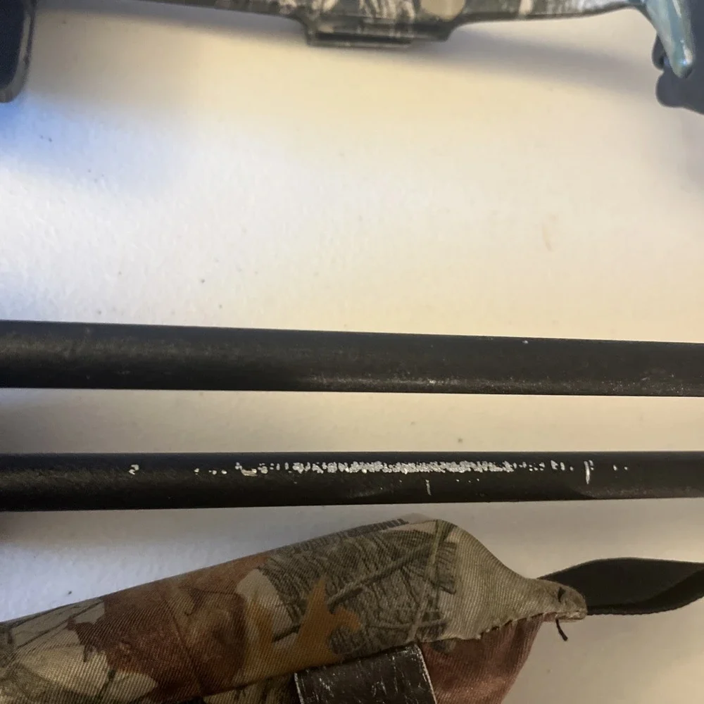 Bow Quiver for Bows Black and Camouflage Noise Maker Deer Hunting Outdoor